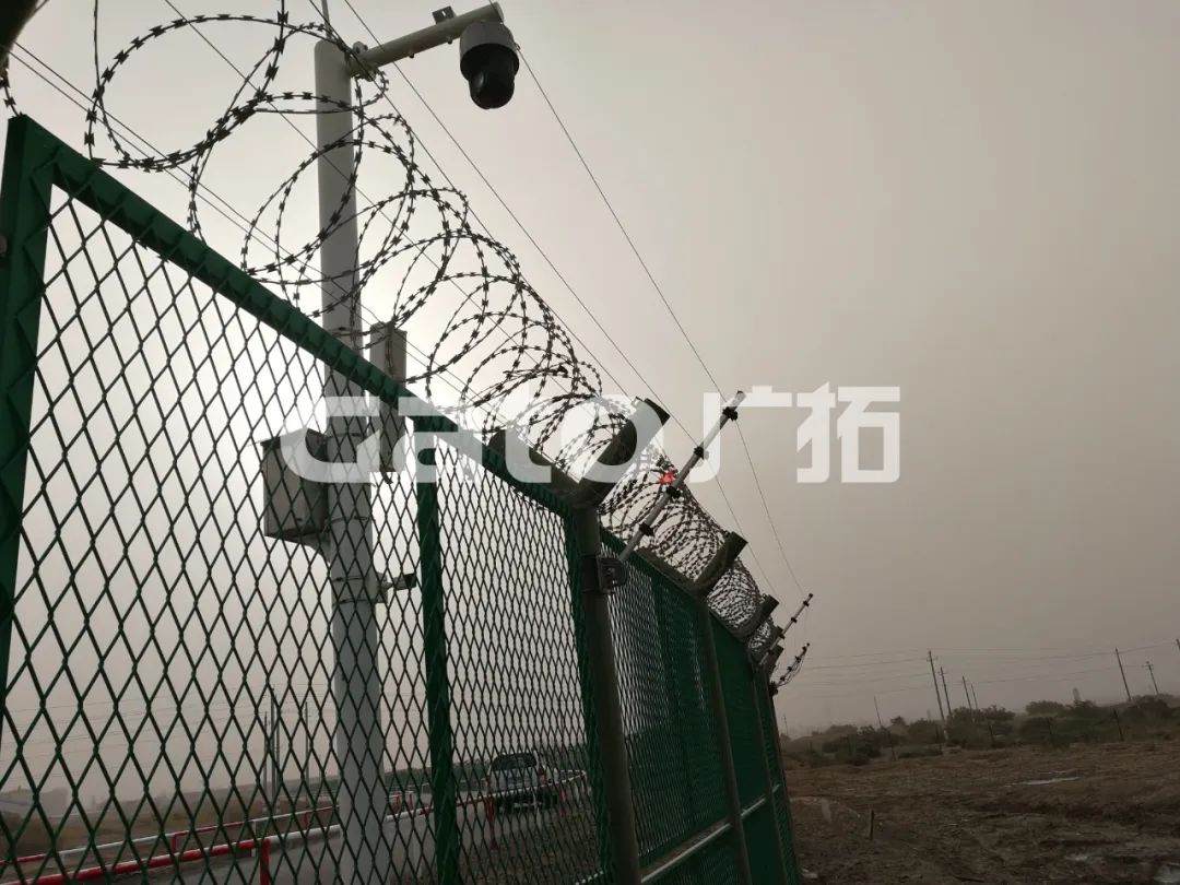 在長達10100米戈壁沙漠裝電子圍欄，塔里木油田真的選對了！(圖4)