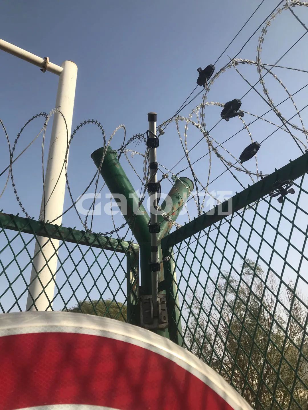 在長達10100米戈壁沙漠裝電子圍欄，塔里木油田真的選對了！(圖12)