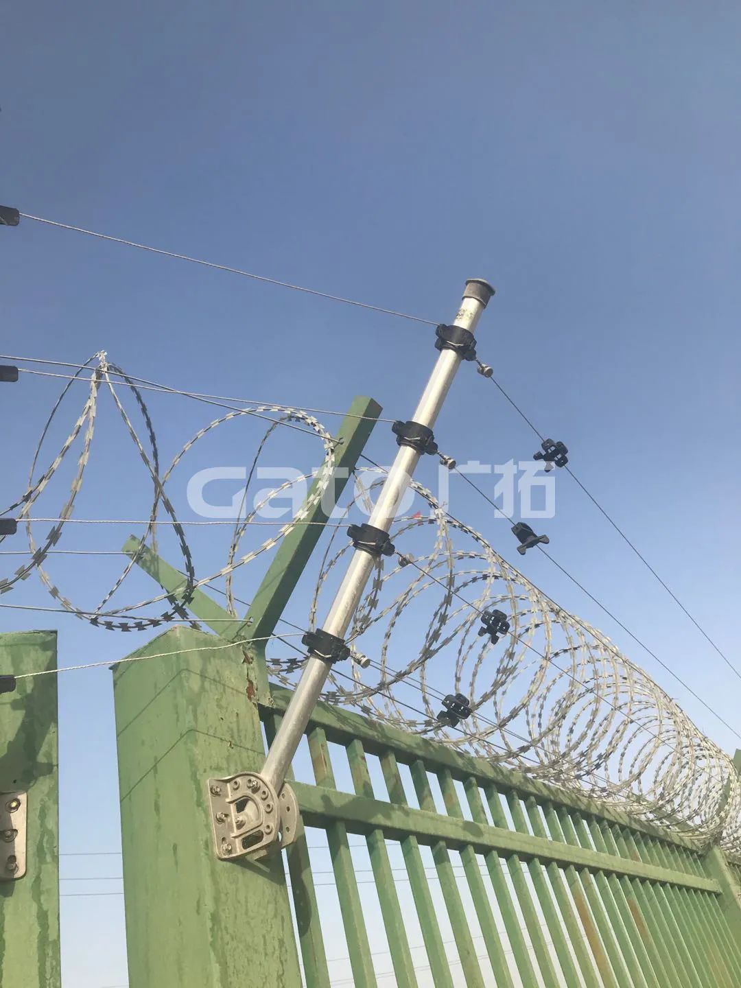 在長達10100米戈壁沙漠裝電子圍欄，塔里木油田真的選對了！(圖13)