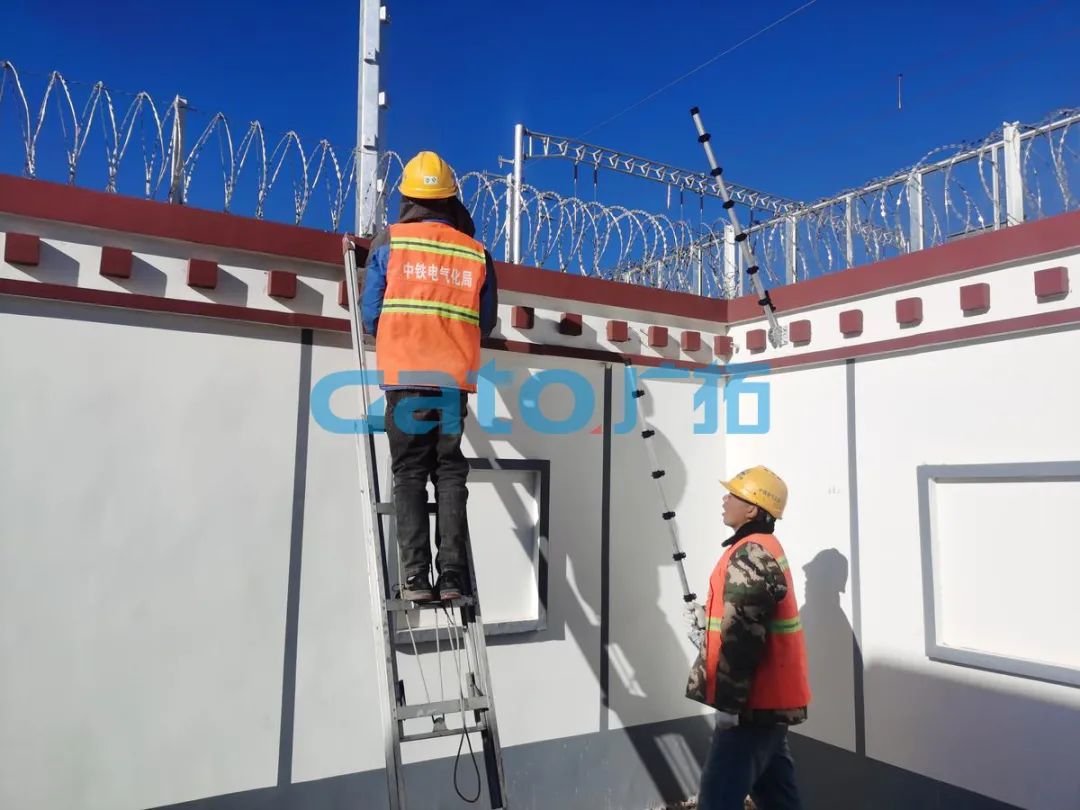 在海拔3700米高原裝電子圍欄是什么體驗？ 打卡西藏第一條電氣化鐵路(圖6)