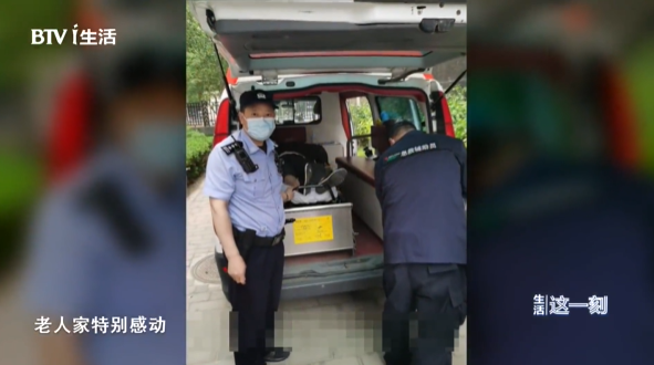 驚險！外賣放門口一天沒人拿？警察開鎖破門后……(圖7)